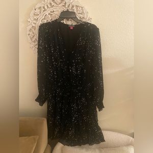 Vince Camuto flattering dress 🖤
